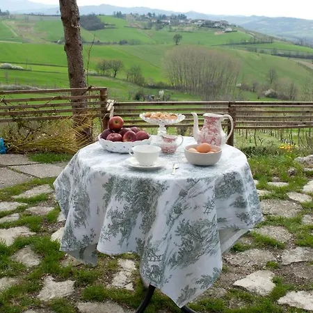 Azienda Agricola Mombisaggio Farm stay